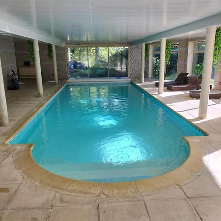 Au Charme Du Lac Espace Bien Etre Et Piscine Chauffe Proche Parc Et Restaurant Du Casino Forges-les-Eaux Dış mekan fotoğraf