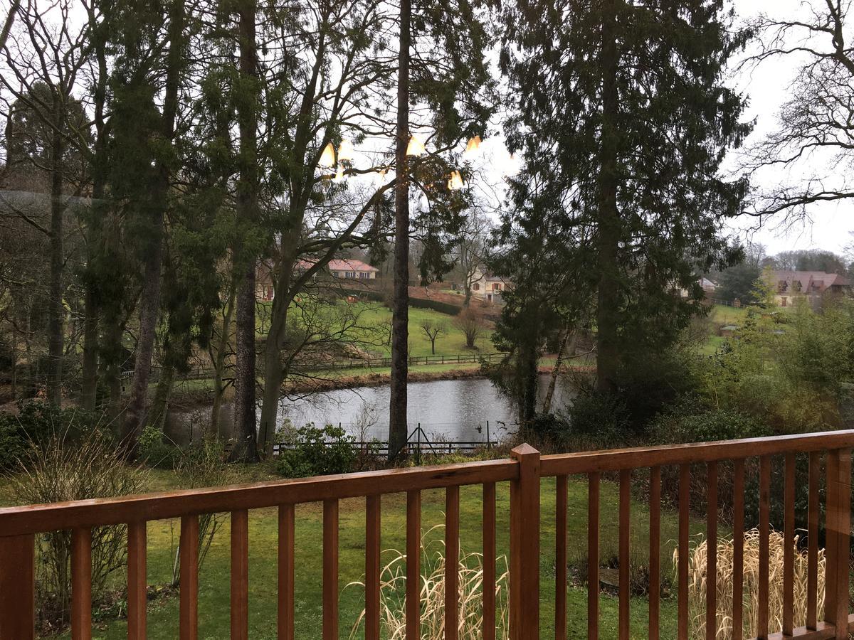 Au Charme Du Lac Espace Bien Etre Et Piscine Chauffe Proche Parc Et Restaurant Du Casino Forges-les-Eaux Dış mekan fotoğraf